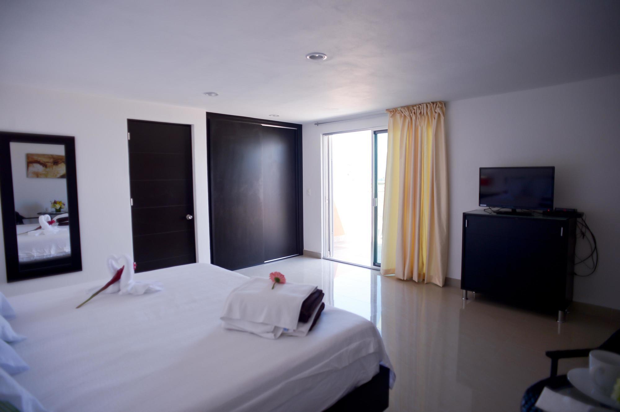 Sunrise 42 Suites Hotel Playa del Carmen Buitenkant foto